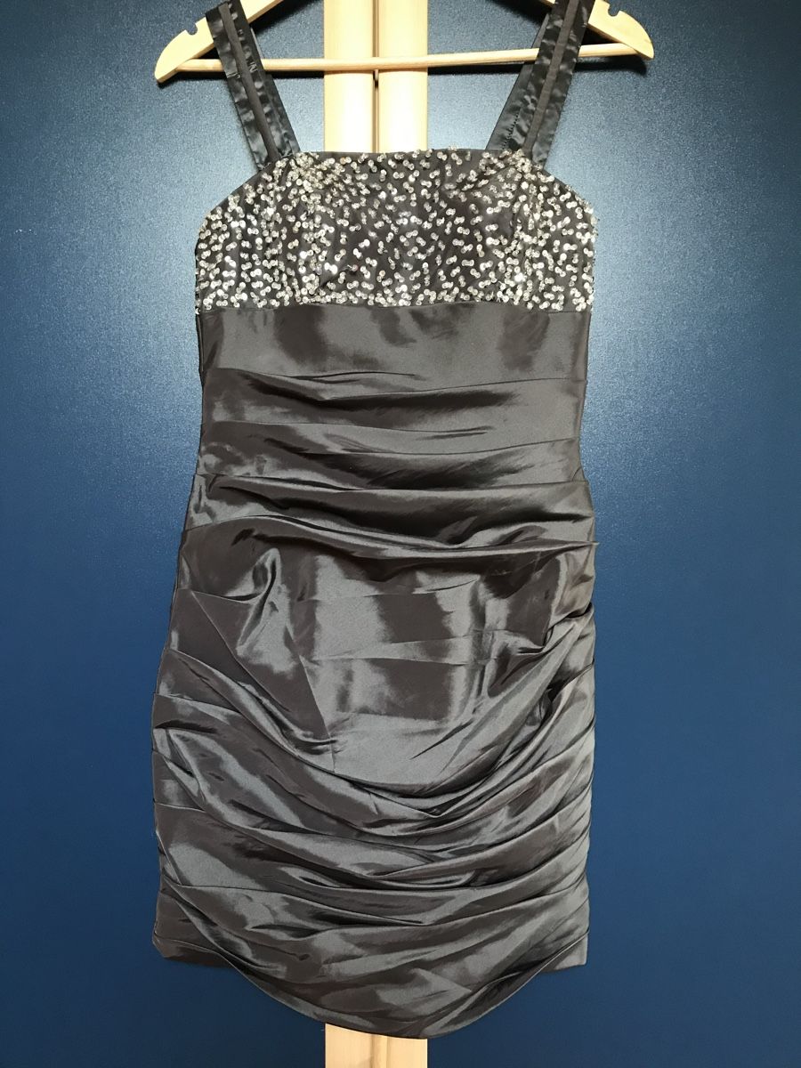 Vestiti: Cocktailkleid grau mit Pailletten NEU – Nuovo (secondo la descrizione) da Oberbüren venduto da len_5q92