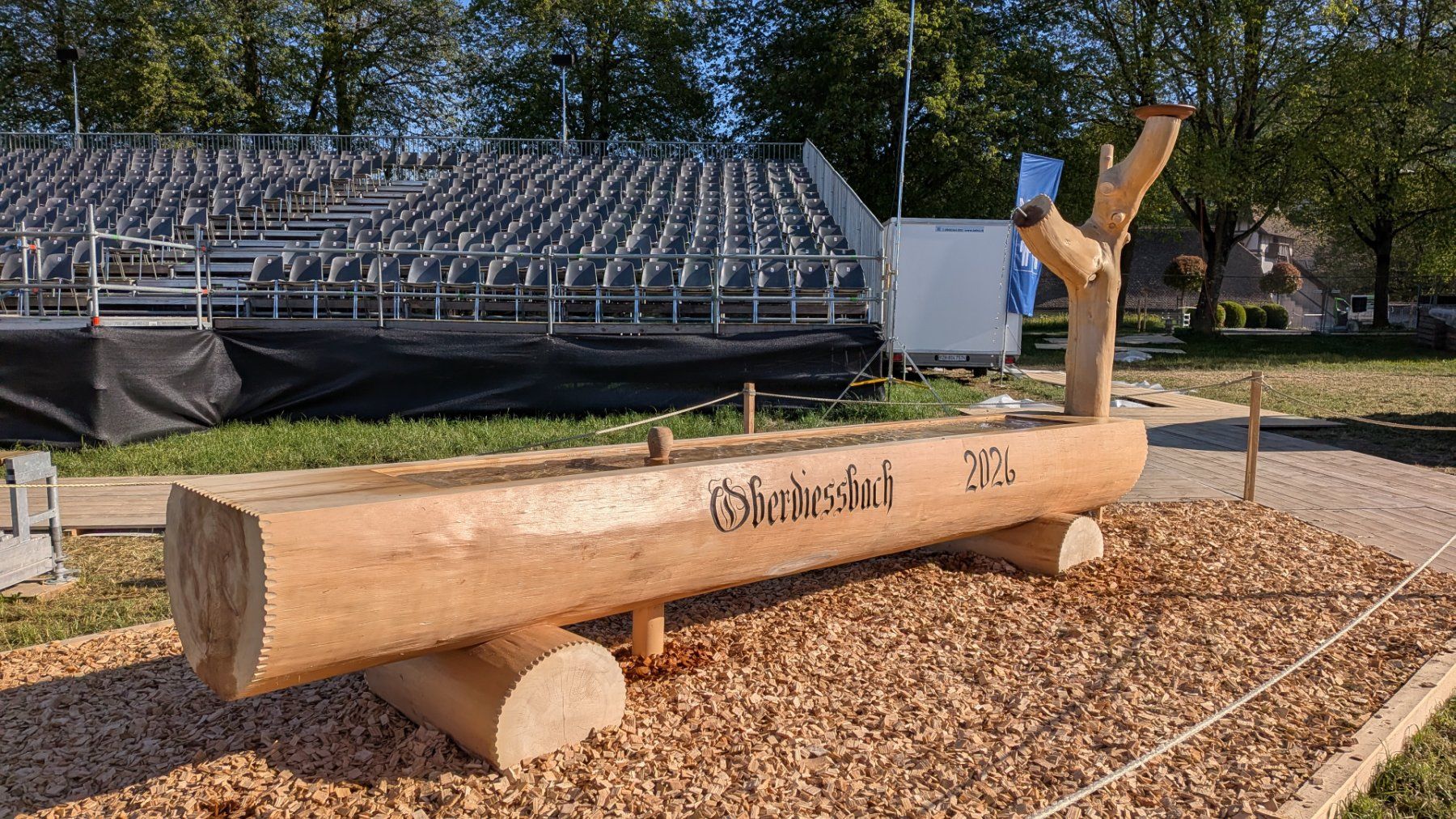 Teiche & Zierbrunnen: Original Holzbrunnen "Emmentalisches Schwingfest 2026" – Gebraucht aus Oberdiessbach von Revilo24 2