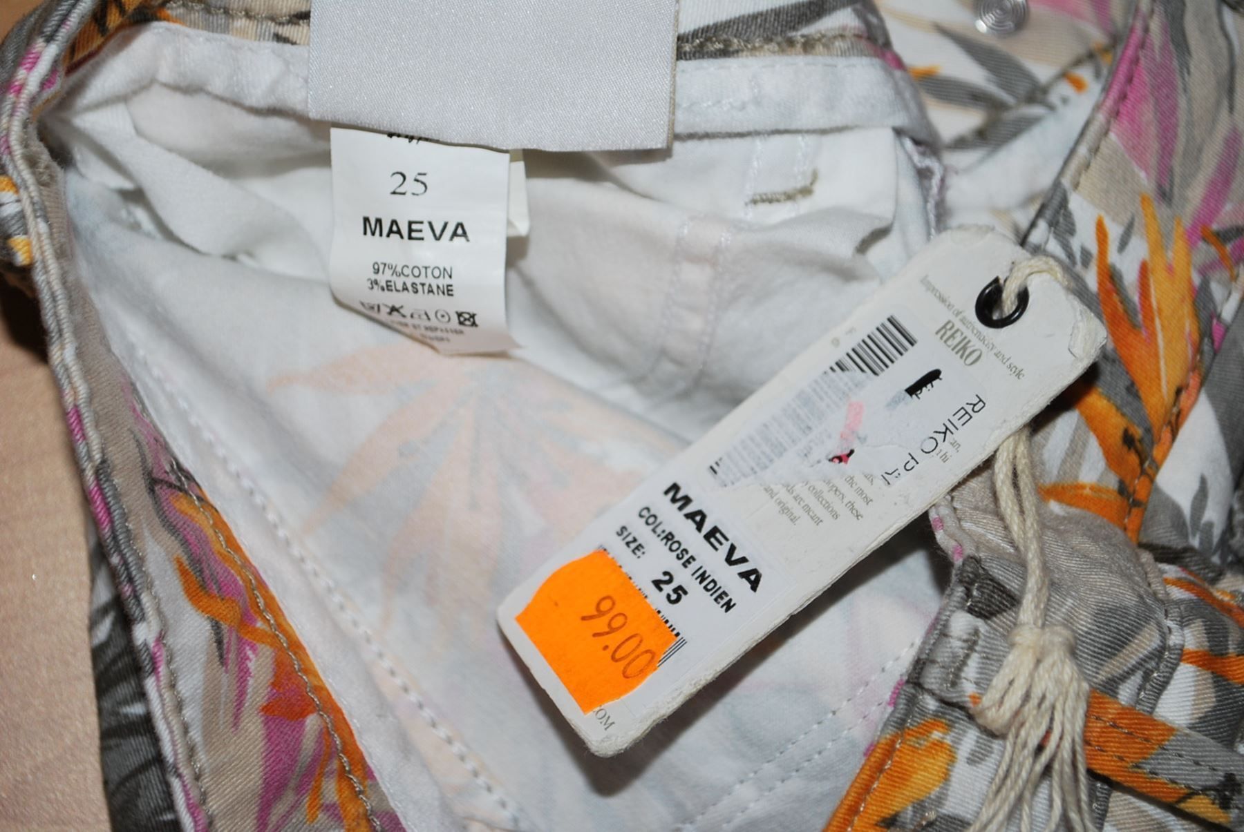 Jeans: Jeans REIKO Taille W 25  Neuf – Nuovo e nell'imballaggio originale da Cossonay-ville venduto da Super-Price-Quality 8