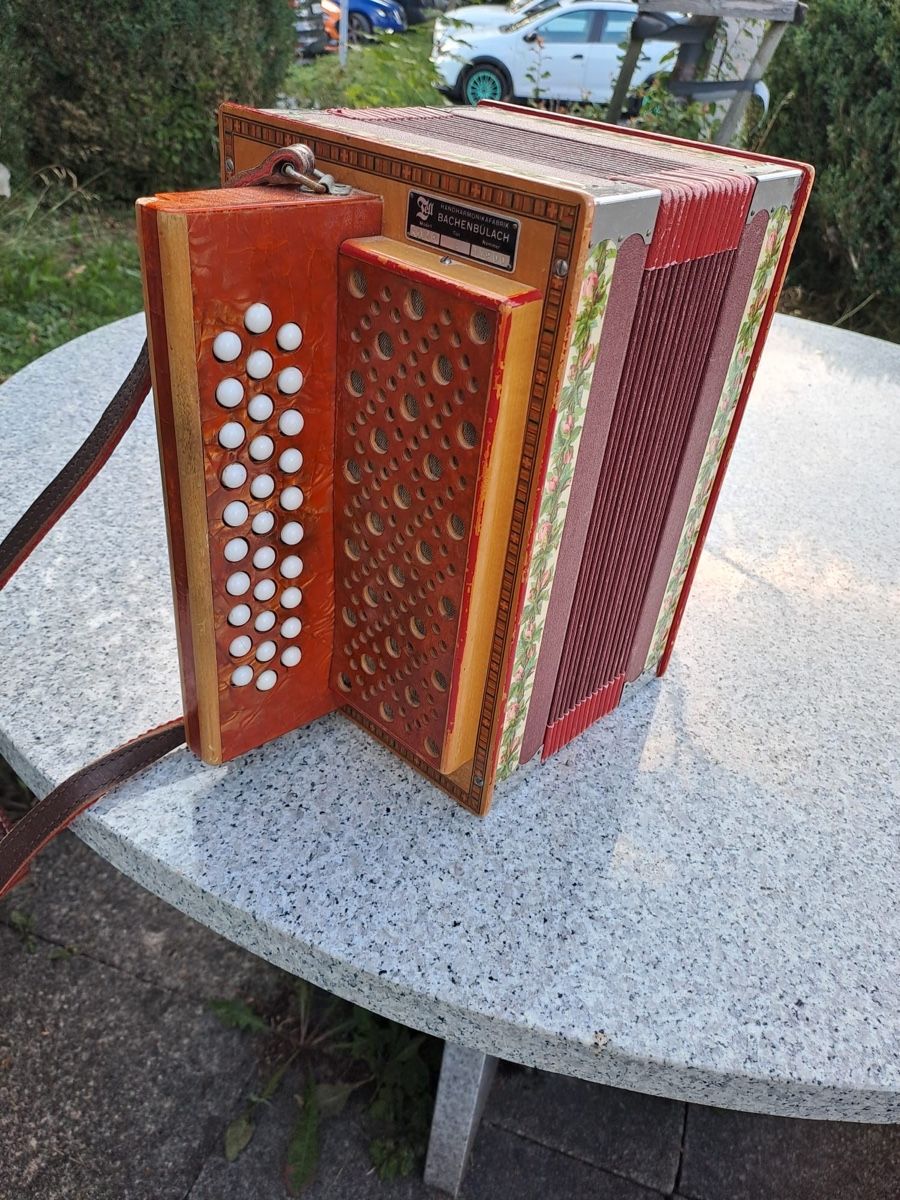 Musikinstrumente: Accordéon diatoniques  – Gebraucht aus Domdidier von HA92 4