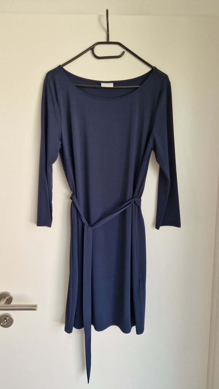 Vila Vestiti: Casual-Kleid VILA dunkelblau Gr.L – Usato da Aarau Rohr venduto da HappyKoala