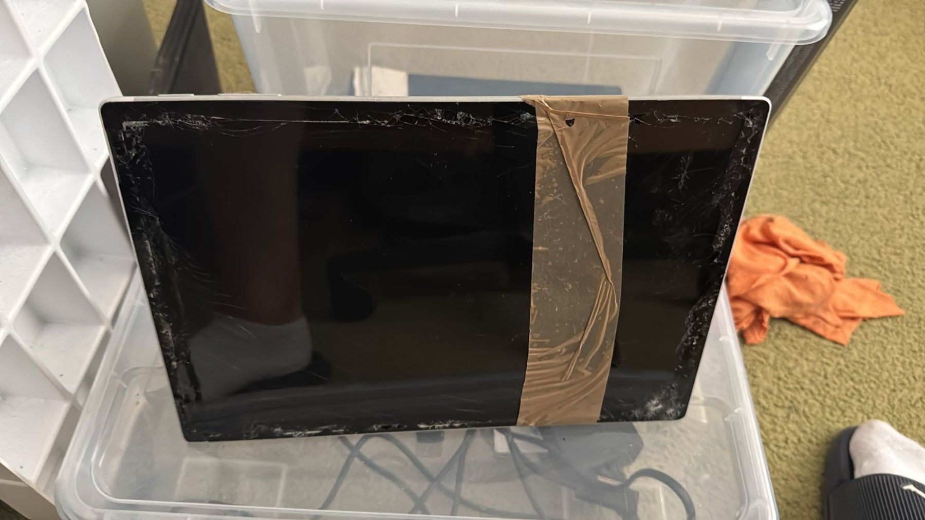 Microsoft Notebook: Surface pro 5, 256GB - i5 - 8GB RAM - Modell 1796!! – Difettoso da Olten venduto da HoYa01