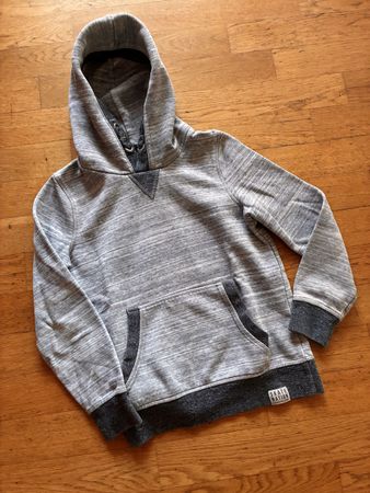 Schöner Pullover Gr. 134/140