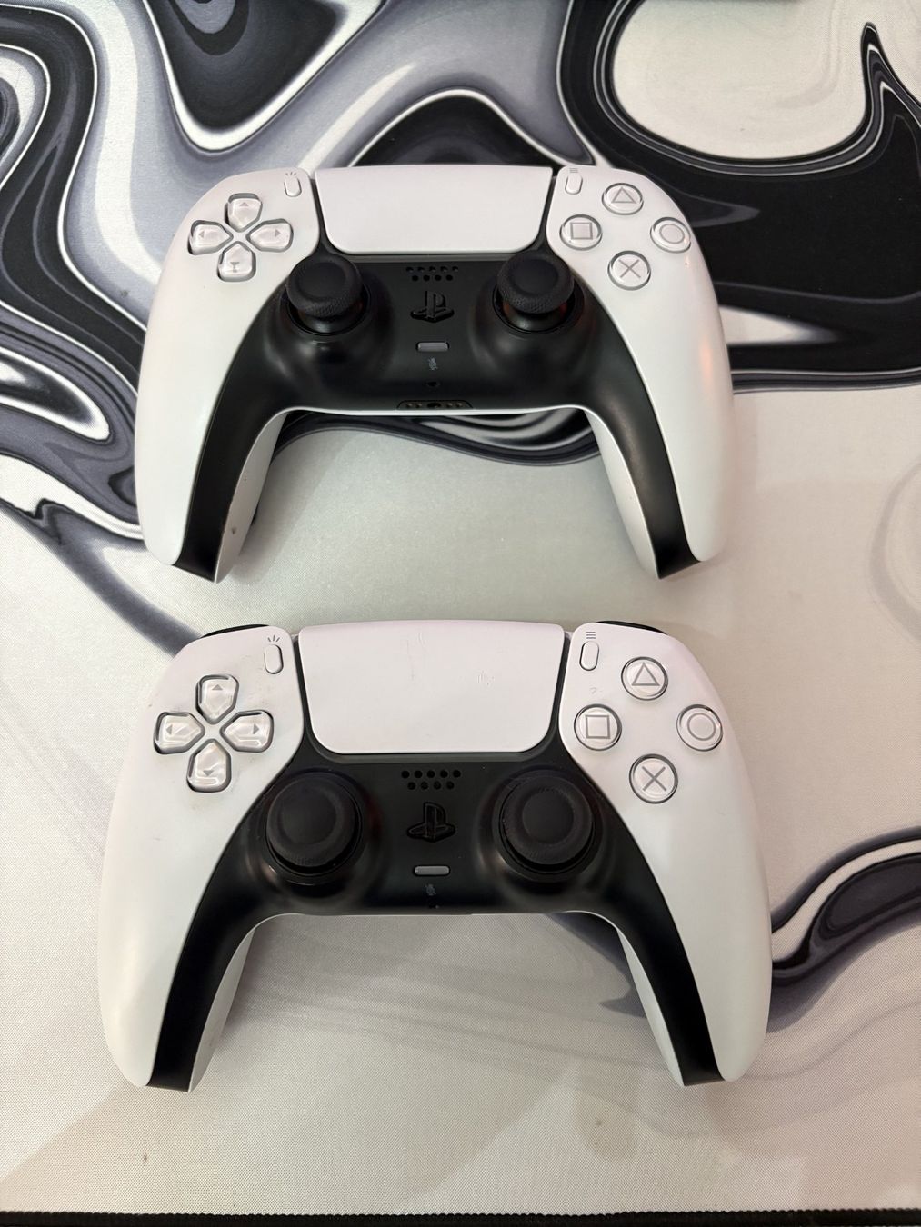 Sony Manettes: 2 Sony PlayStation 5 DualSense Controller gebraucht – D'occasion à Bünzen par Matom23 2