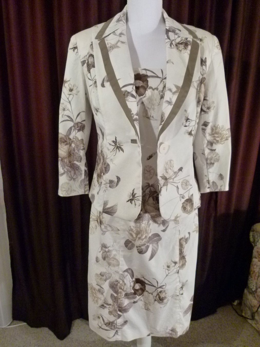 Costumi: Damen- Costume Edas, weiss – Usato da Winterthur venduto da carrera924s 1