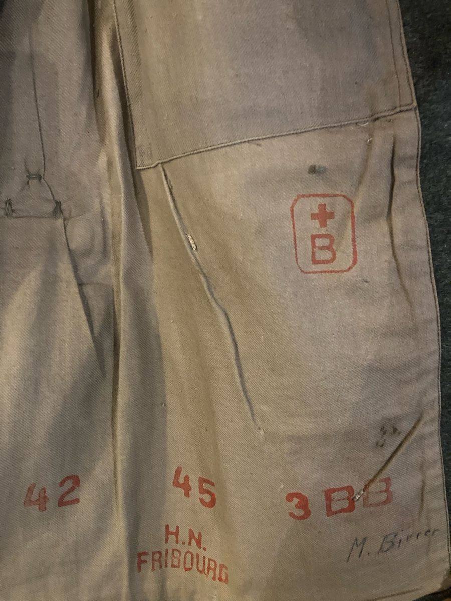 Schweizer Armee Uniformi: Uniform CH Armee 2. WK – Usato da Rafz venduto da Megalithiker 4