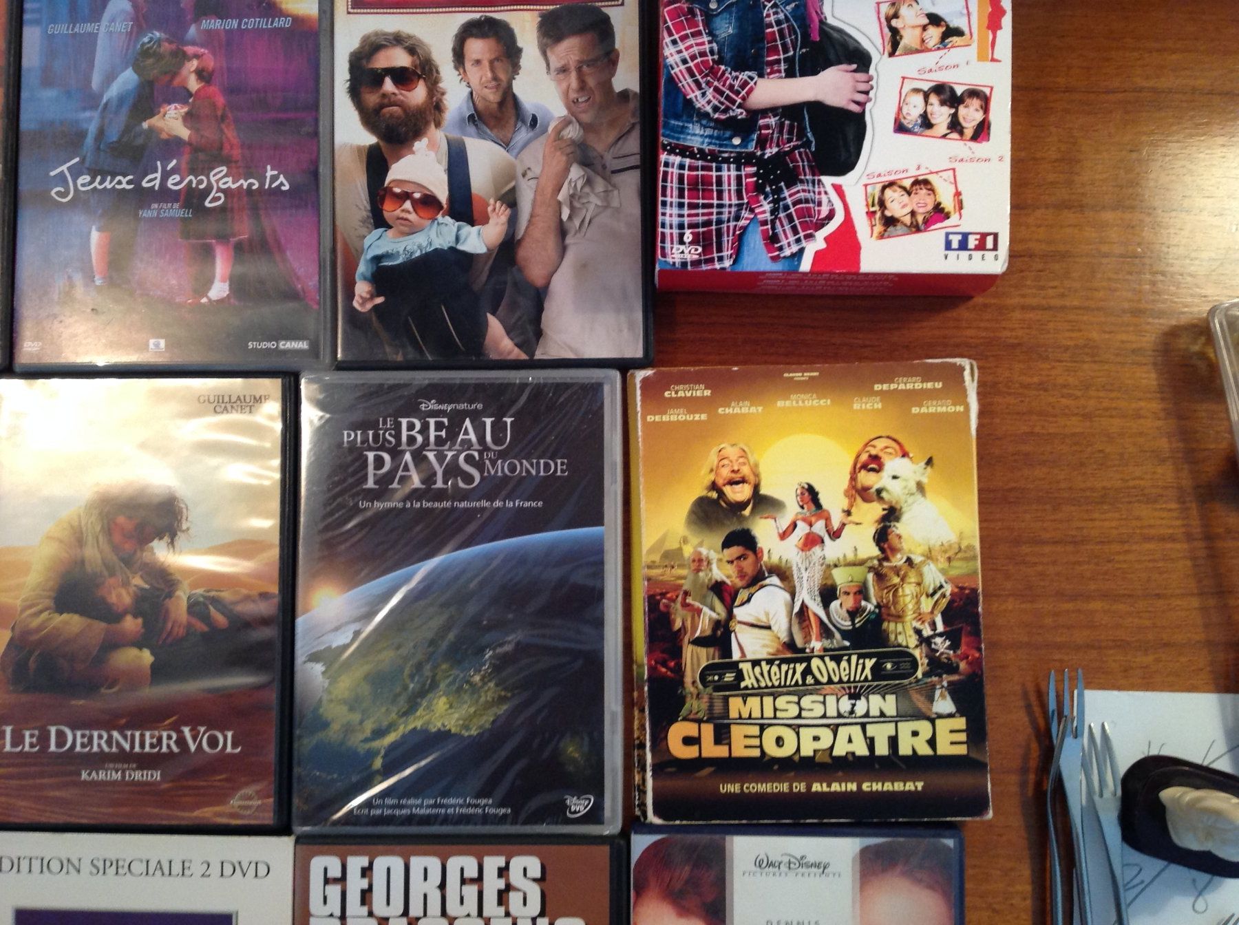 Tous les DVDs: DVD divers - asterix, couleur pourpre, very bad trip – D'occasion à Vuiteboeuf par broticaire 2