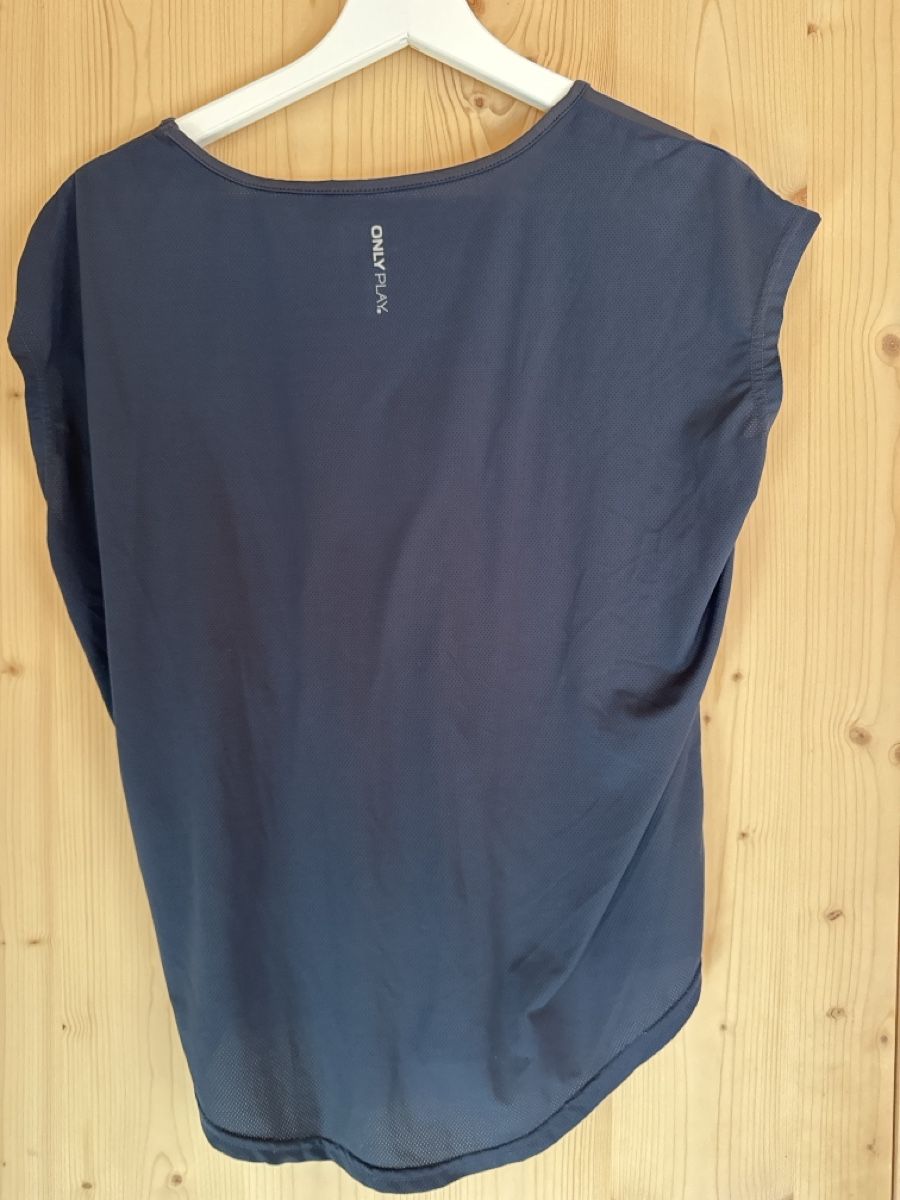 T-shirt: Sport Shirt – Nuovo (secondo la descrizione) da Lurtigen venduto da sal_79fm 2