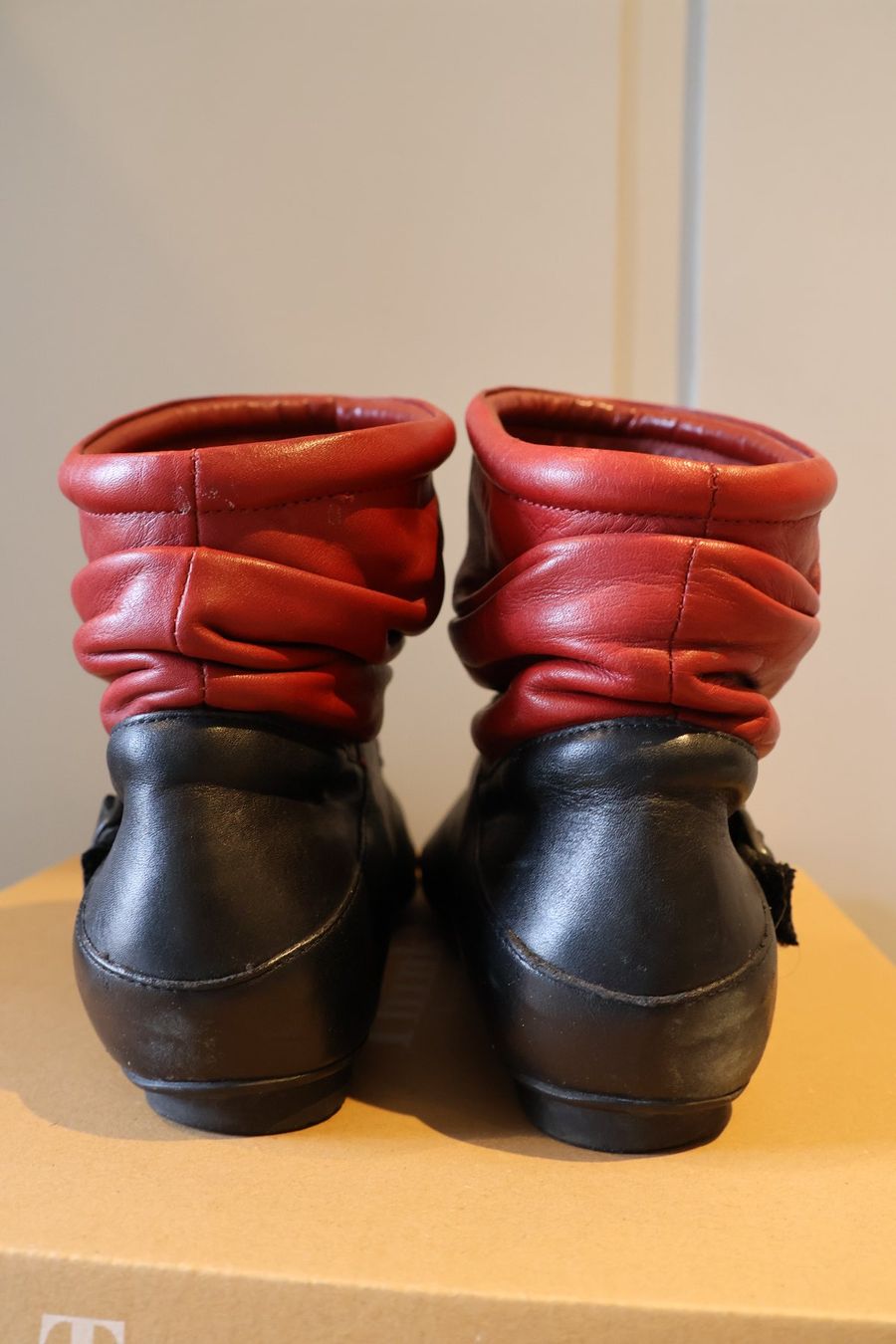 Think Scarpe da donna: Think! Leder-Stiefeletten schwarz-rot – Usato da Winterthur venduto da jul_v9wx 1