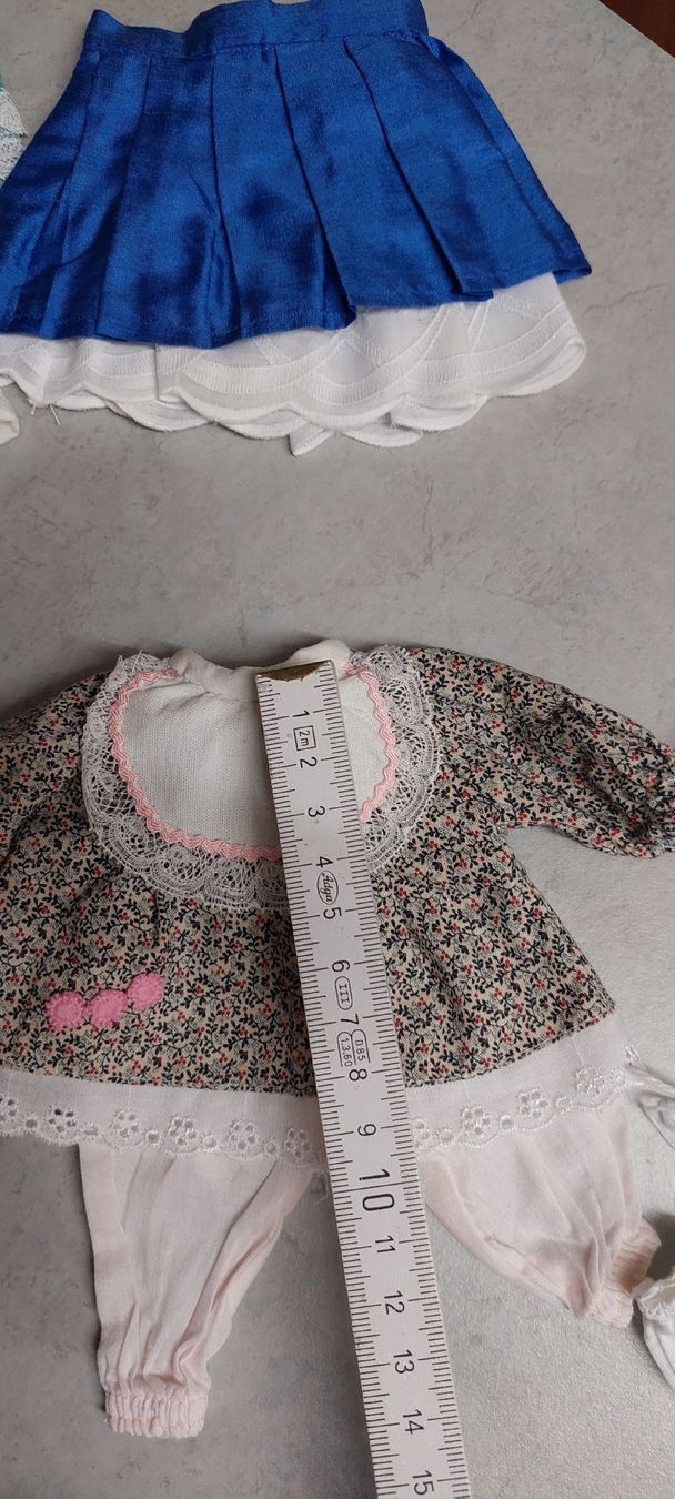 Bambole: viele kleine Puppenkleidchen – Usato da Muri AG venduto da nindo1 8