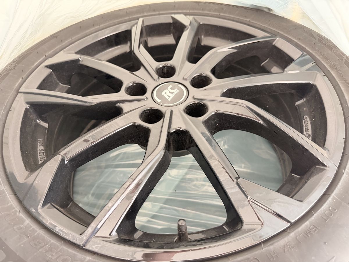 Audi Cerchioni: Alufelgen Satz mit Winterreifen  – Nuovo (secondo la descrizione) da Au SG venduto da Plant_Padron