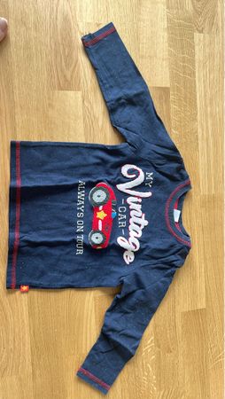 Langarmshirt mit Auto-Motiv, Grösse 92, perfekt für Herbst