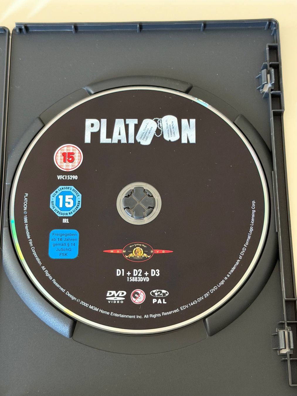 Tutti i DVDs: DVD Platoon Oliver Stone Film – Usato da Altstätten SG venduto da sheamus 2