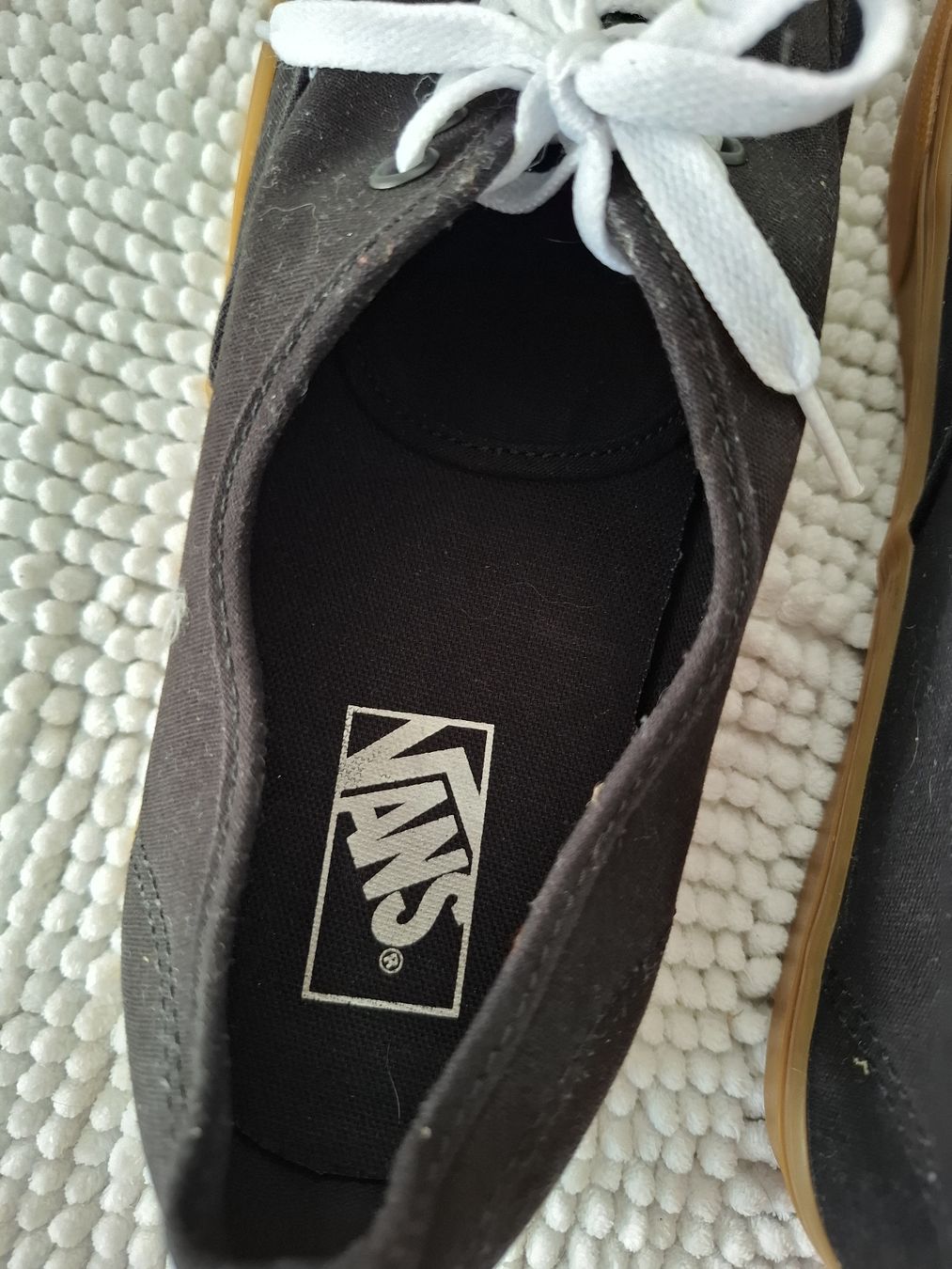 Vans Chaussures hommes: Vans baskets noires et gomme, taille 46 – Neuf (Voir description) à Le Locle par sAm_2112 3