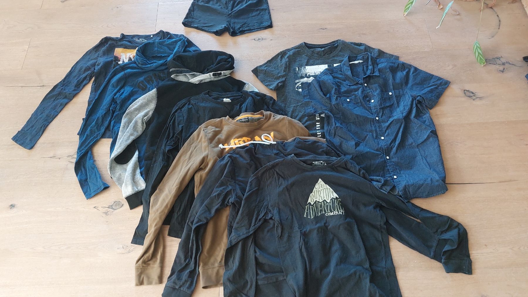 Lotti & Set di vestiti: Kleiderpaket Jungs Gr. 176, 16 Teile – Usato da Würenlos venduto da Ionni 1