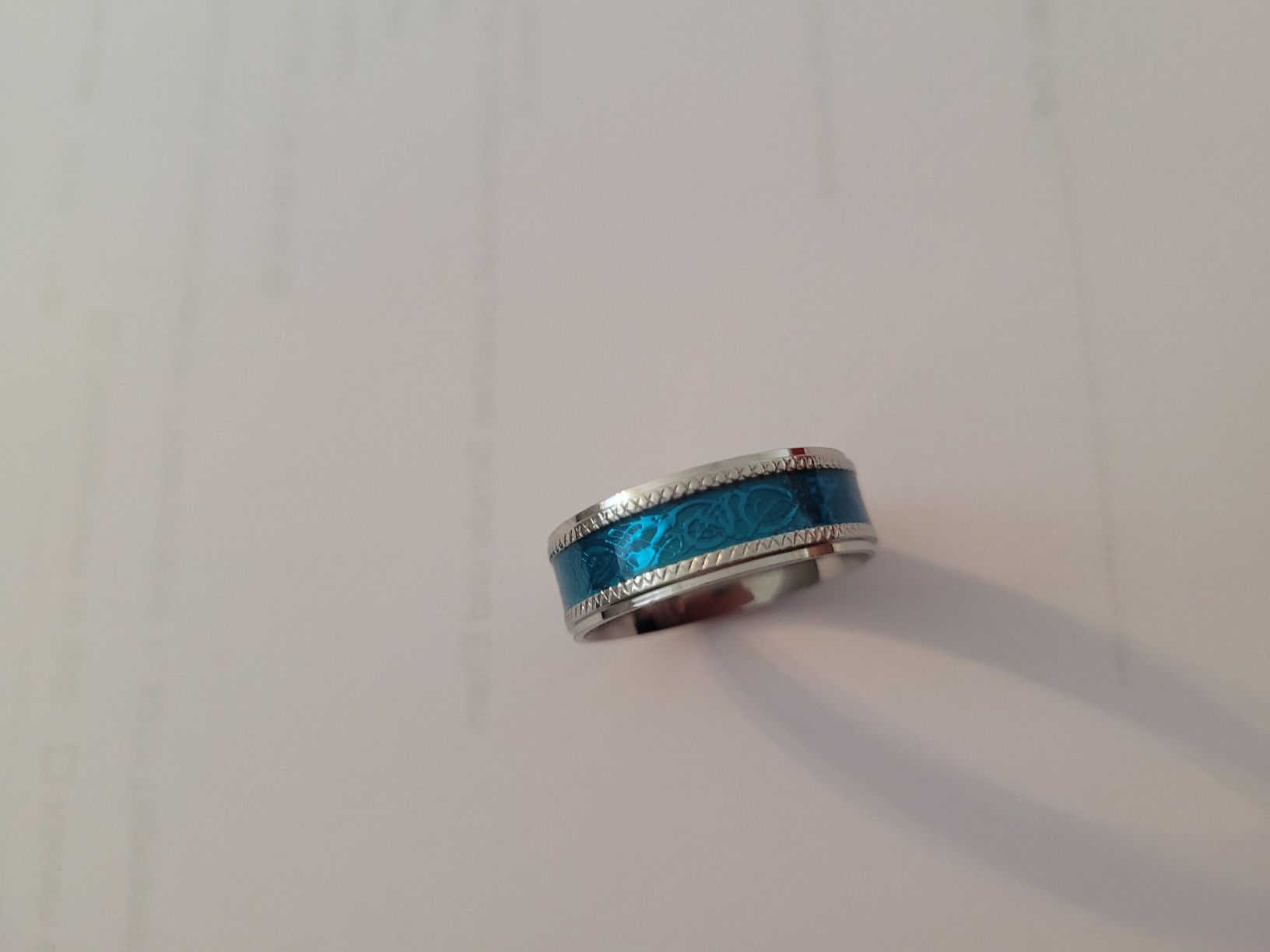 Anelli: Edelstahlring mit blauem Muster, Grösse 11 – Nuovo e nell'imballaggio originale da Bassersdorf venduto da leader07