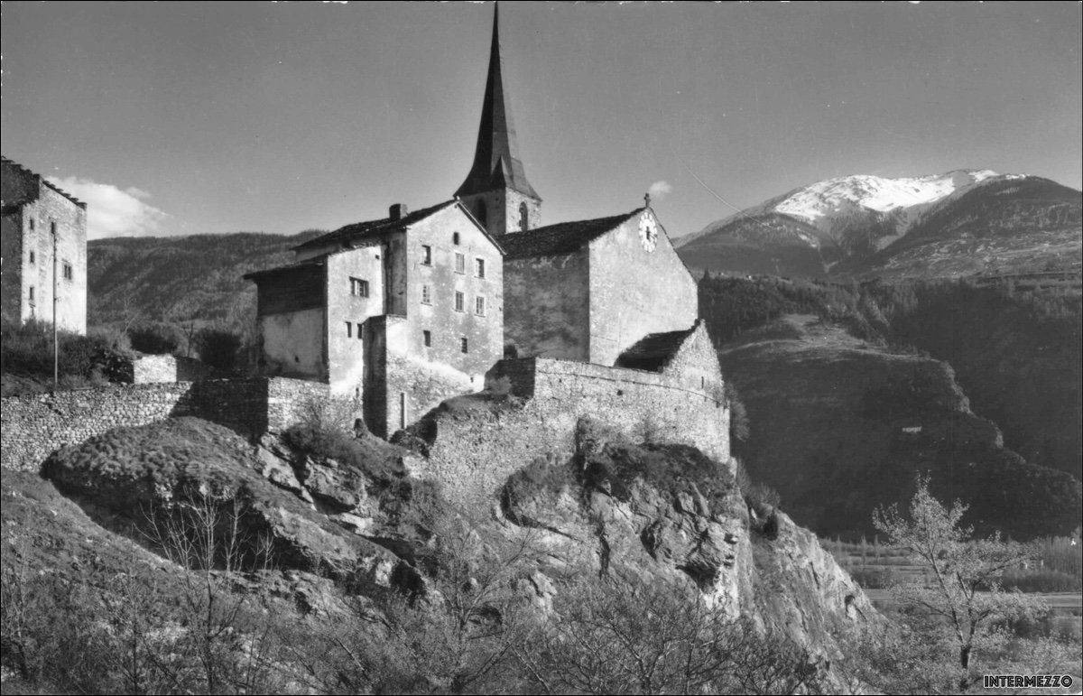 Cartes postales: Raron VS // Pfarrhaus und Kirche – D'occasion à Basel par intermezzo12
