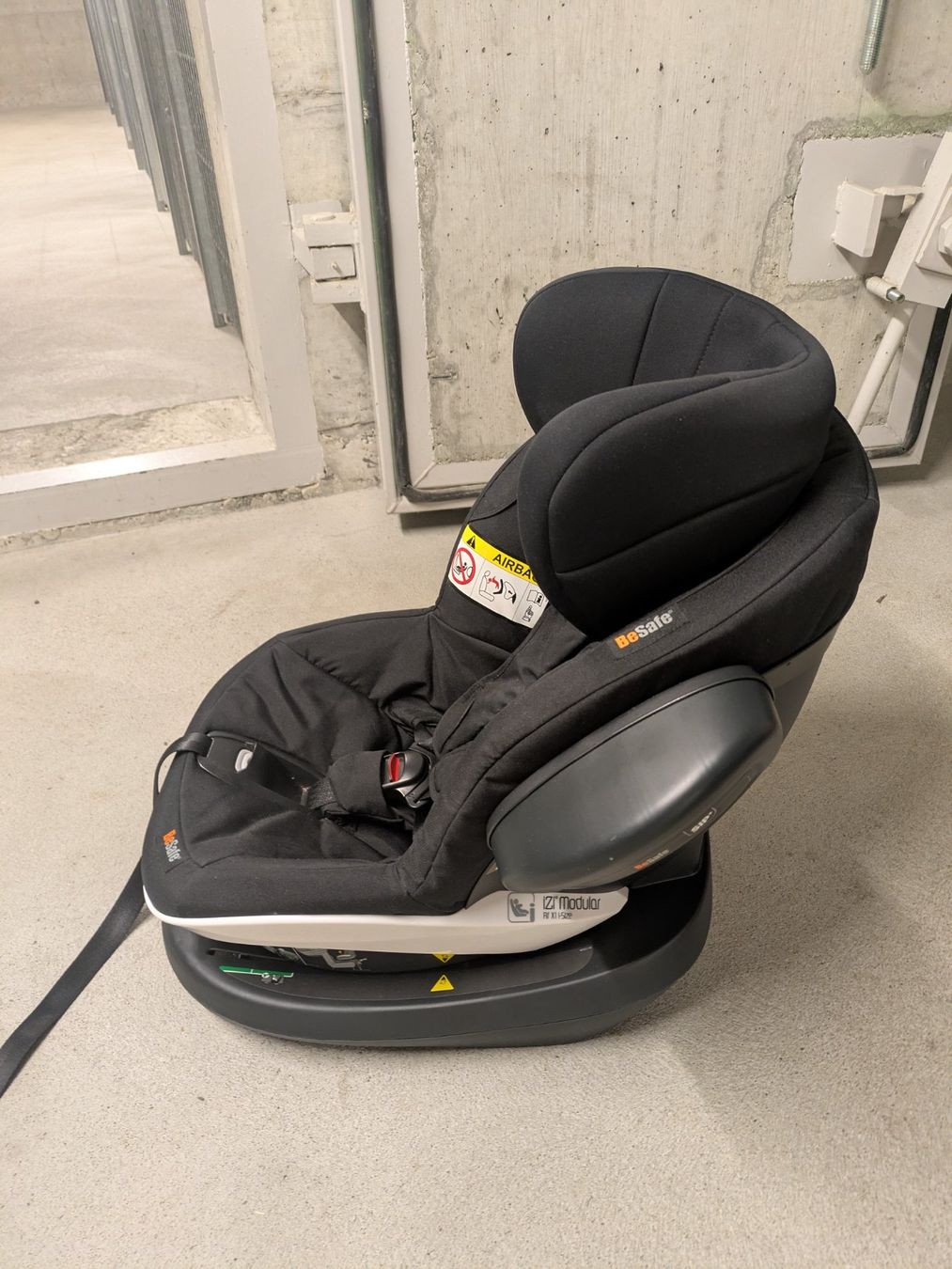 Seggiolini per auto: BeSafe iZi Go Modular + iZi Modular + Isofix-basis – Usato da Solothurn venduto da joe_9fs7 7