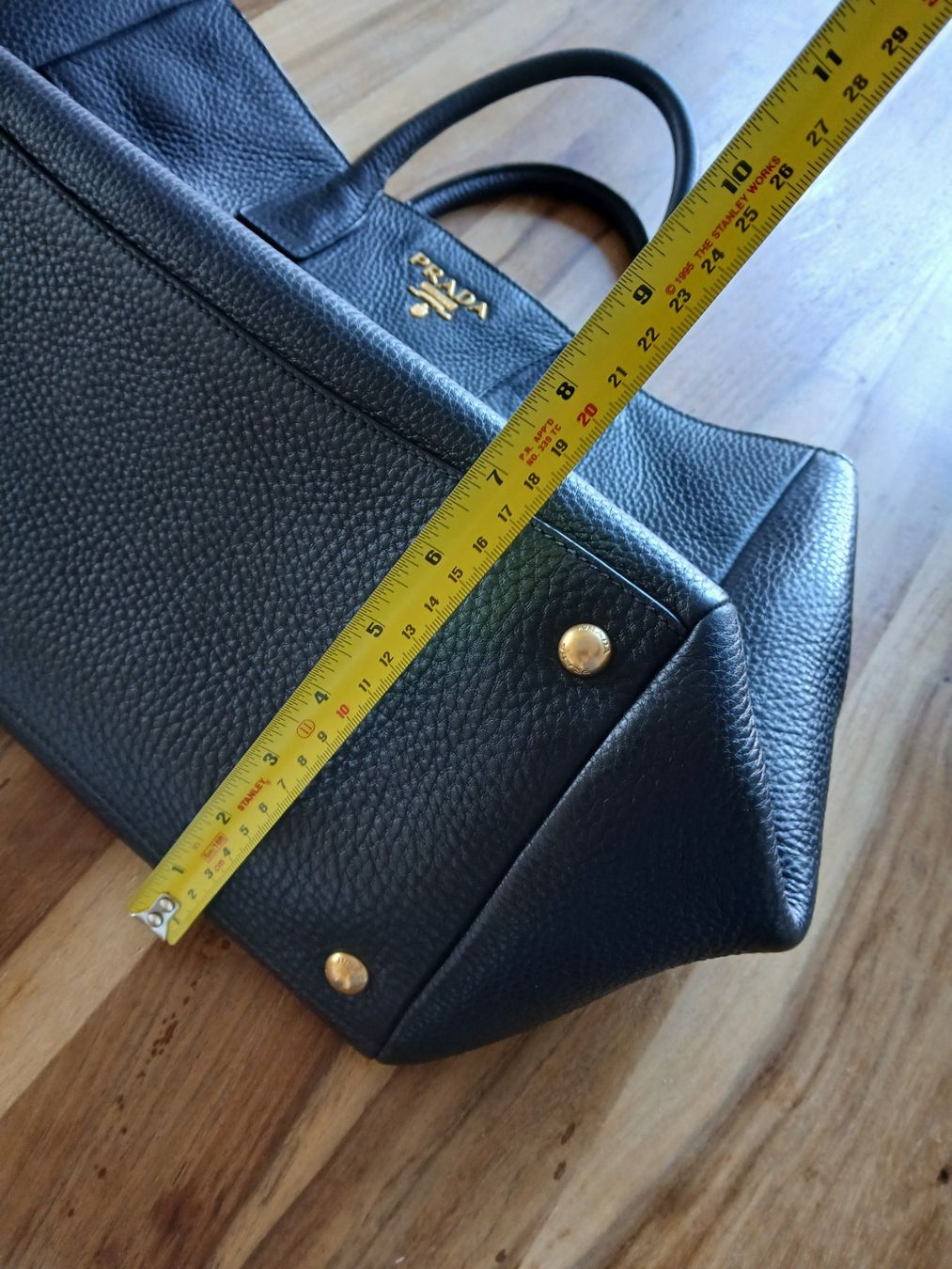 Prada Borse da donna: Authentic Black Leather PRADA Bag 36-48 length 26 height – Usato da Dübendorf venduto da LoRi-2026 5