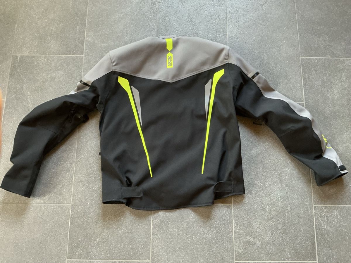 IXS Giacche: Sommer Motorradjacke IXS Neuwertig – Nuovo (secondo la descrizione) da Reisiswil venduto da uleibundgut 4