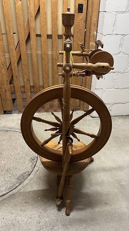 Spinnräder: Spinnrad – Gebraucht aus Zollikon von rose59
