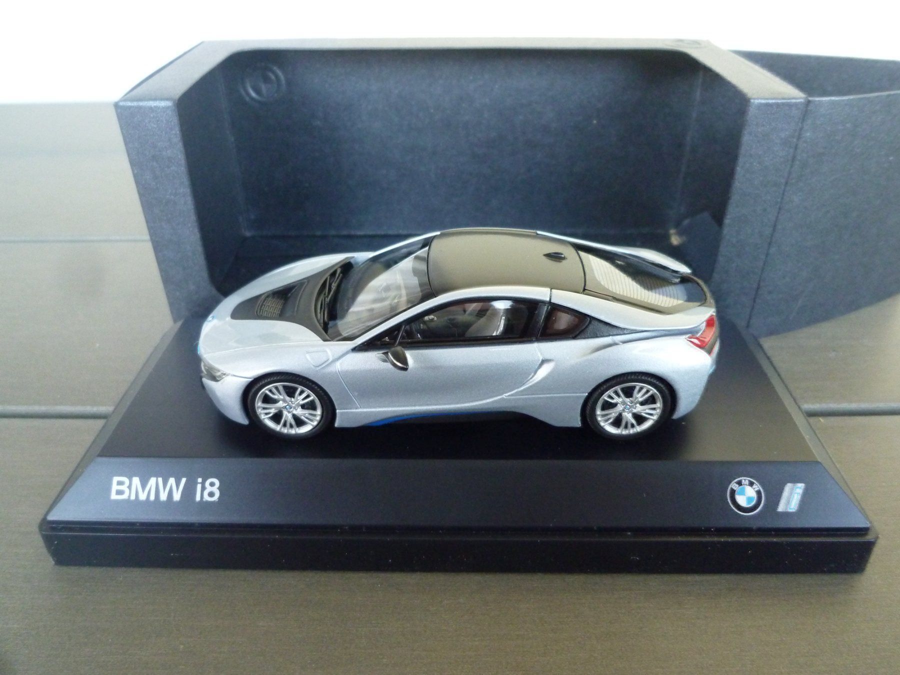 Modellini d'auto: BMW i8 – Nuovo e nell'imballaggio originale da Flawil venduto da Imperiosud 1