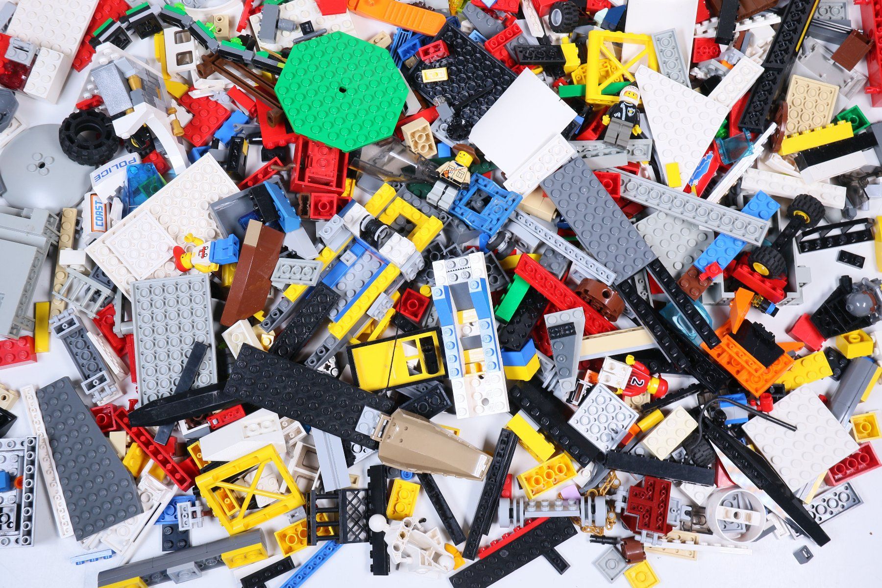 Lego Baukästen: 1.5 kg. Legoteile mit Minifiguren – Gebraucht aus Hettlingen von Scholi99 2