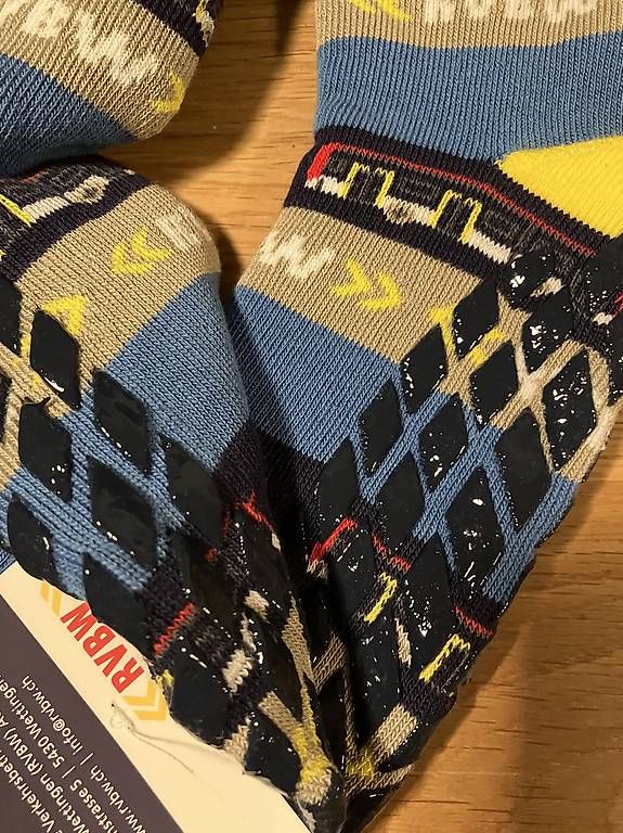 Socken: 2x Sockenpaar RVBW-Bus (mit Noppen!) – Gebraucht aus Basel von jon_z292 4