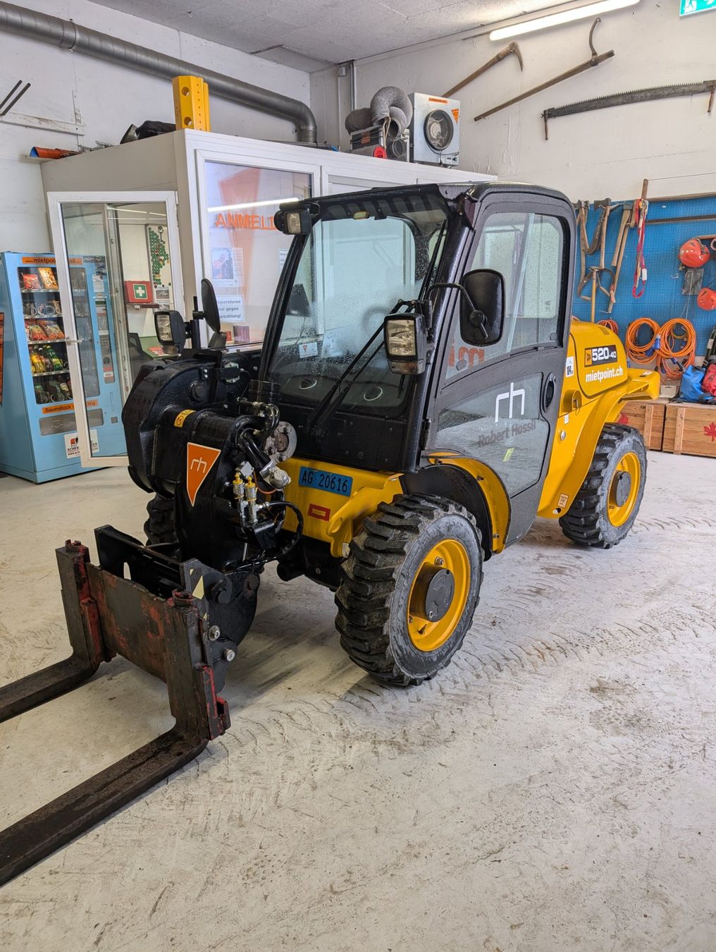 Jcb Caricatori: JBC 520 40 Teleskoplader Teleskopstapler – Usato da Scherz venduto da Mietpoint_Hossli