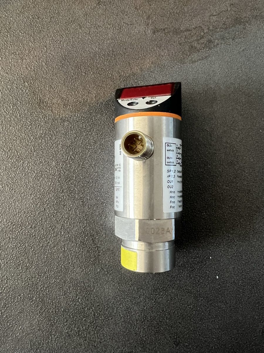 Componenti elettronici: IFM PN2024 Drucksensor mit Display – Usato da Romanshorn venduto da DonRicardoo