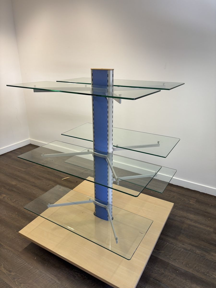 Regale: Laden/ Ausstellungsregale – Gebraucht aus Schaan von Noah_05 1