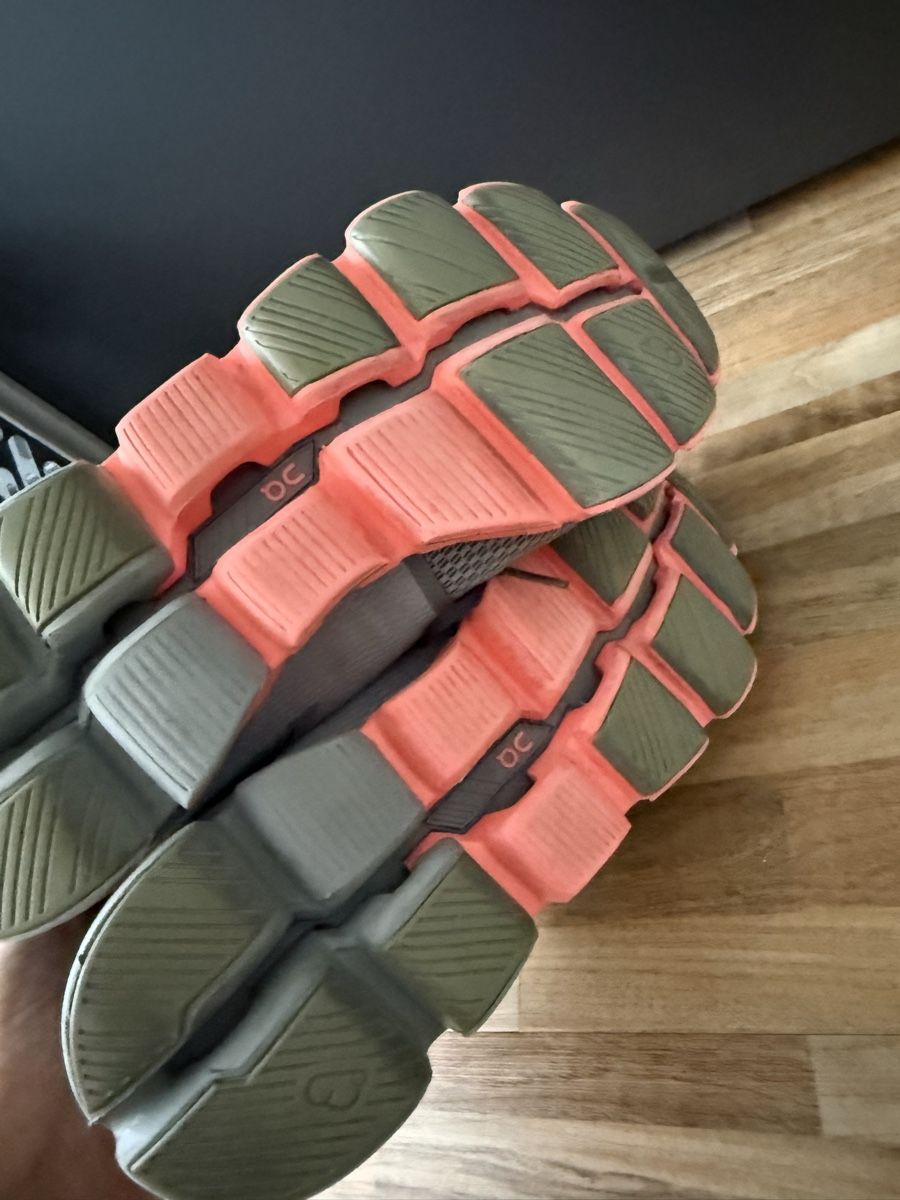 On Chaussures femmes: On Cloudflyer – D'occasion à Buchs AG par MiWeFe17 5