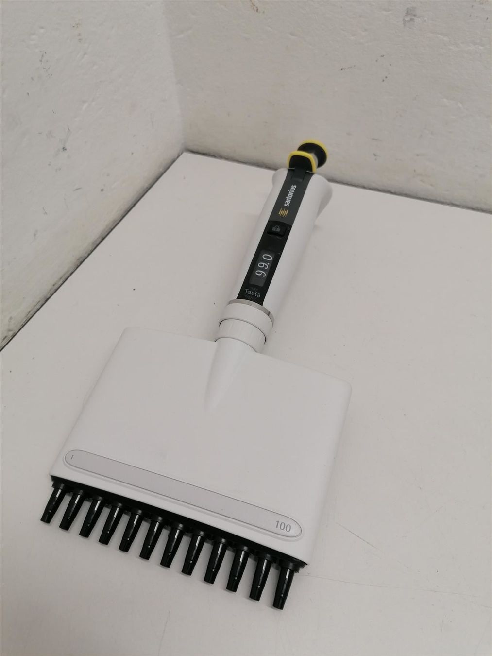 Accessori da laboratorio: Sartorius Tecta 12 Chanel - 1-100uL – Usato da Niederdorf venduto da LeptonAG_Labor