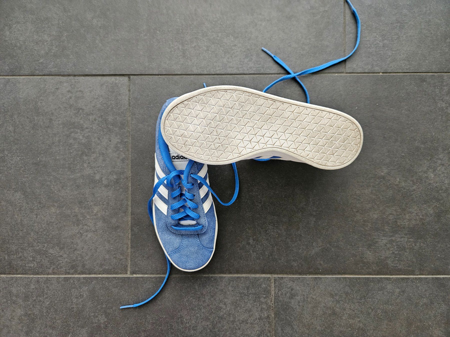 Adidas Scarpe per ragazzi: Adidas Turnschuhe – Usato da Boswil venduto da Goorlie 1