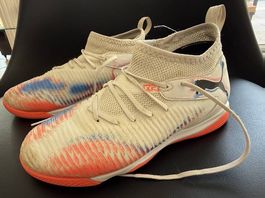 Puma Fussball-Hallenturnschuhe Gr. 34.5