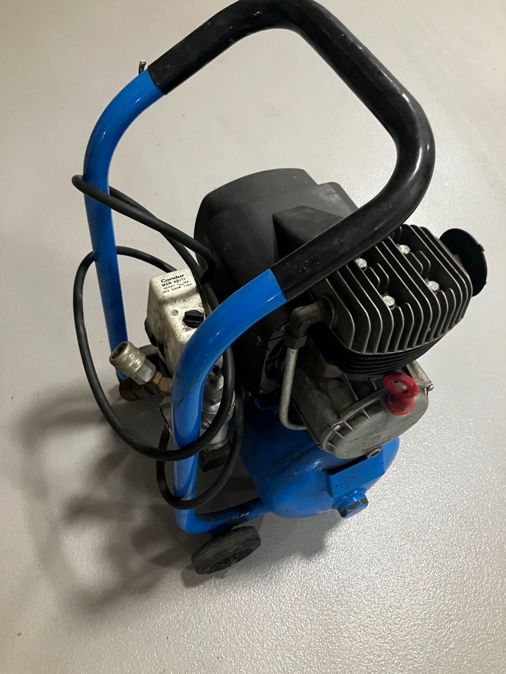 Compressori: GECO Luft-Kompressor, 8 bar, von GECO Langenthal AG – Usato da Neunkirch venduto da autoscooter57 1