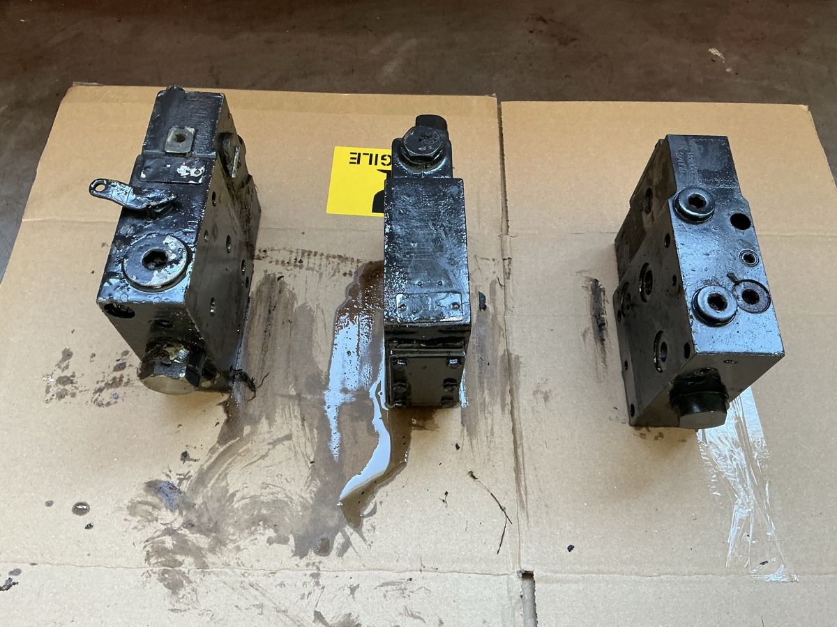 Bosch Tutti i ricambio: Steuergeräte/Steuerventile Bosch SB7 – Usato da Stein AR venduto da aut_fx2l