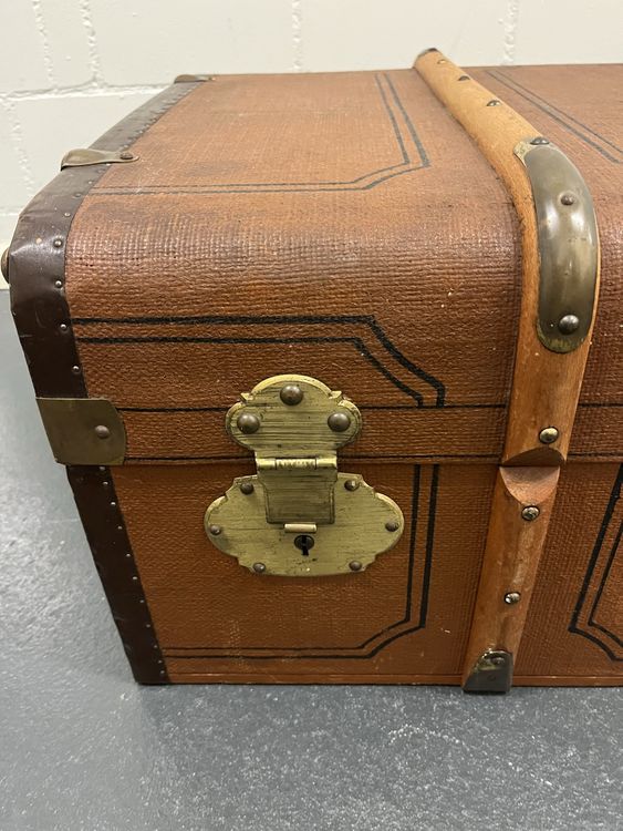 Antike Reise Truhe / Koffer aus Holz - Vintage Look! (Gebraucht) in ...
