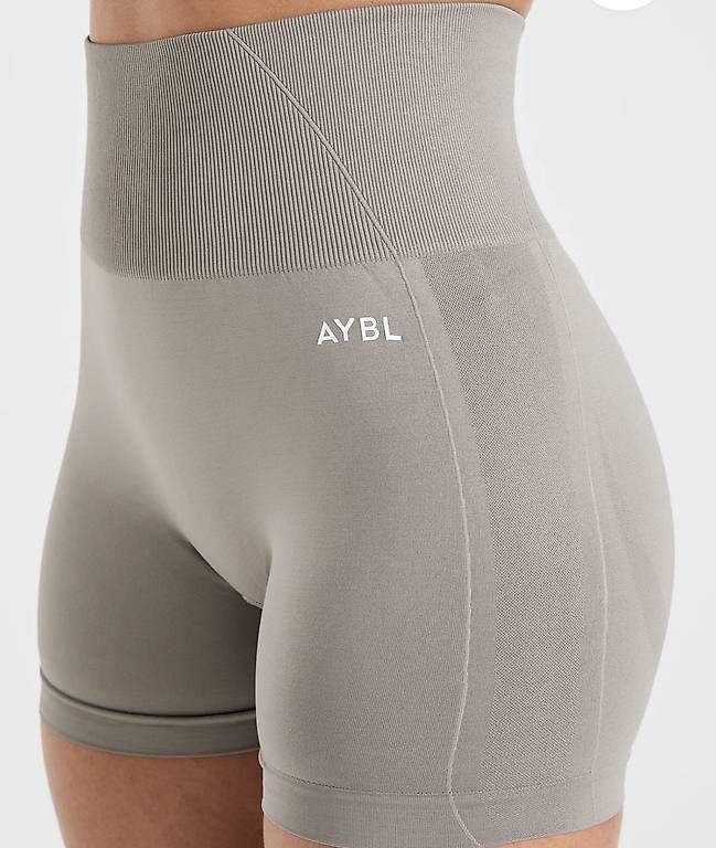 Pantaloni: Short AYBL Beige  – Nuovo e nell'imballaggio originale da Chardonne venduto da str_fq98 2
