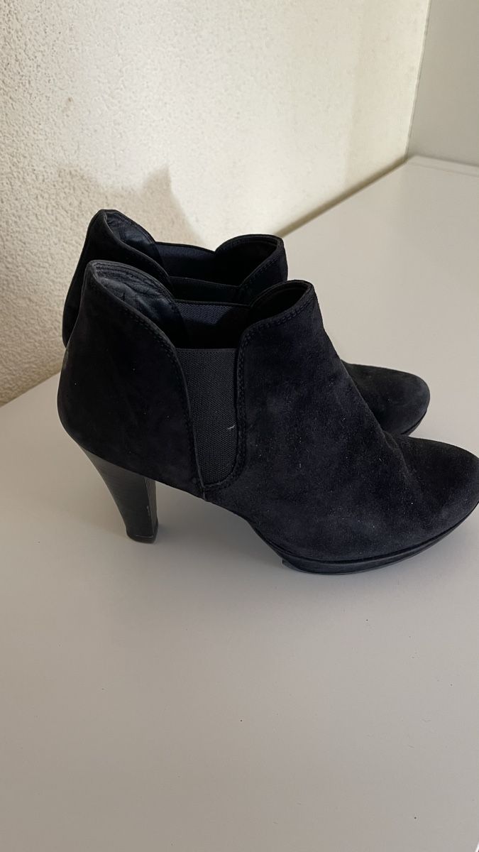 Scarpe da donna: Schwarze Wildleder Stiefeletten, Grösse 37 – Usato da Riehen venduto da katep75 1