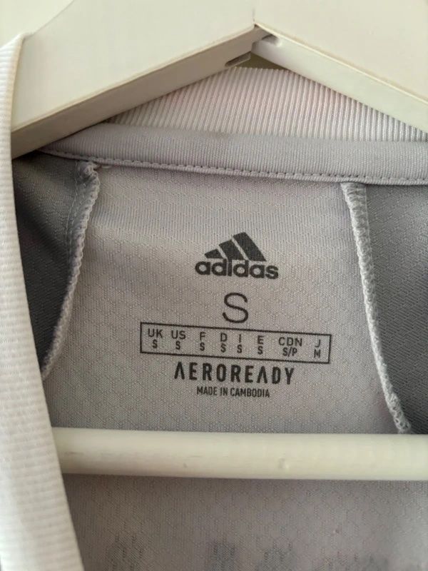 Adidas Canottiere & Pantaloni: FC Bayern München Trikot Adidas – Nuovo (secondo la descrizione) da Rafz venduto da mar_j7dl 3