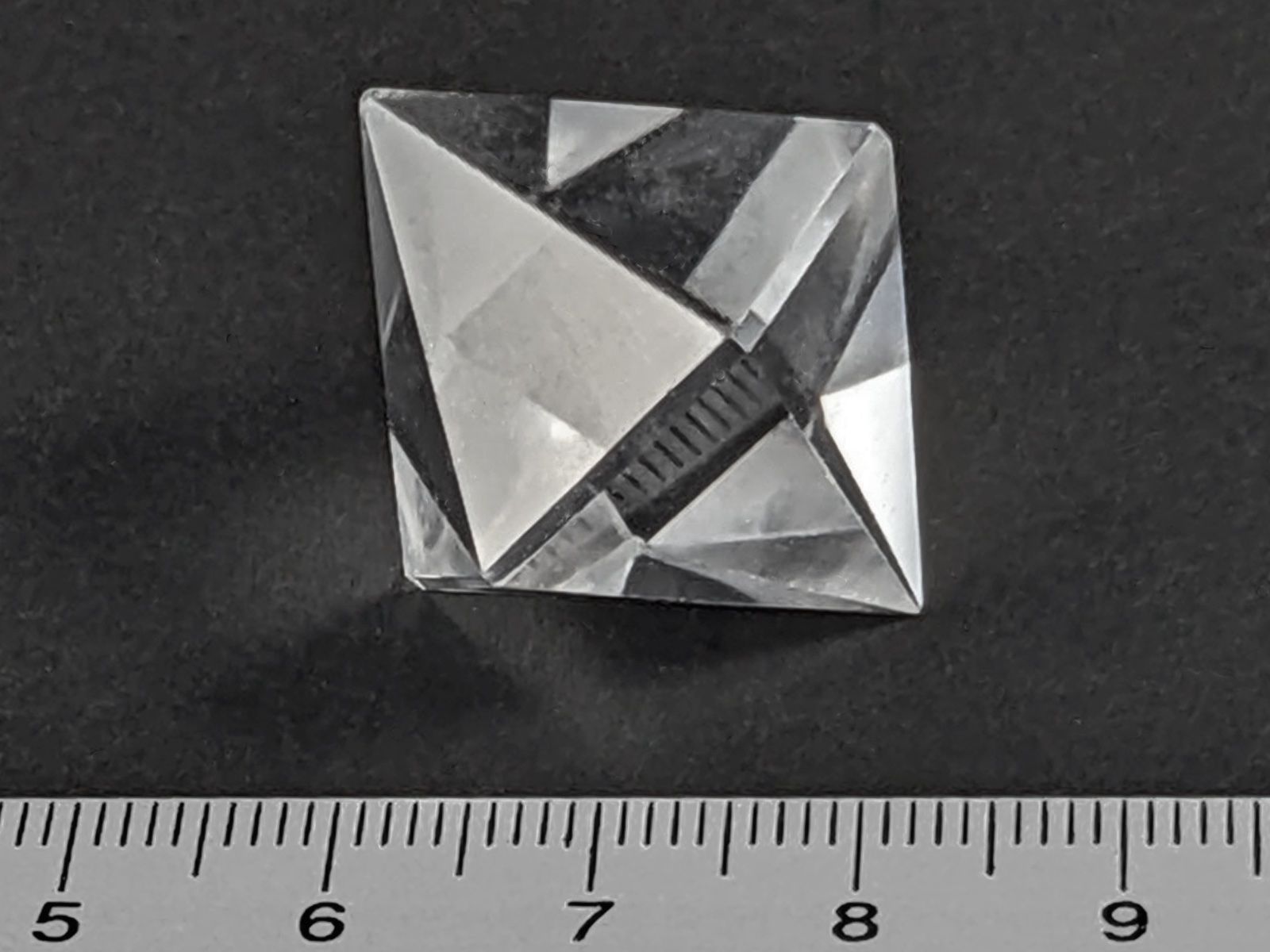 Minerali & Pietre curative: Hexagonal Bergkristall Bipyramide 30mm – Nuovo e nell'imballaggio originale da Meilen venduto da StoneGarden 1