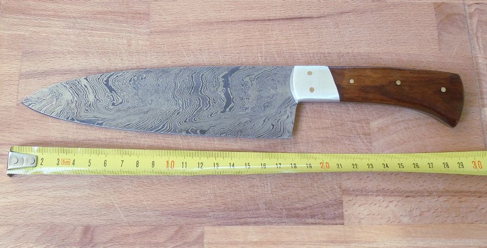 Tsume Sobokuna Kochmesser – 21 Cm Klingenlänge, Echter Damaststahl (67 Lagen), VG10 Edelstahlkern, Olivenholz-Griff, Rasiermesserscharf
