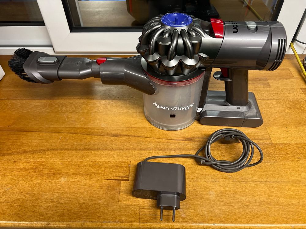 Dyson v7 trigger Akku Staubsauger | Kaufen auf Ricardo