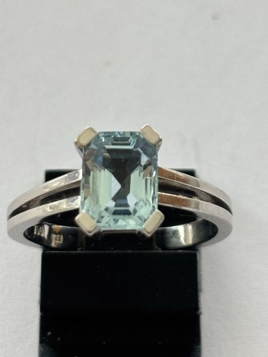 Anelli: Aquamarin Ring 750 Weissgold  – Usato da Langnau am Albis venduto da flusspflege