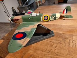 Spitfire Holzmodell mit Sockel Hand gemacht
