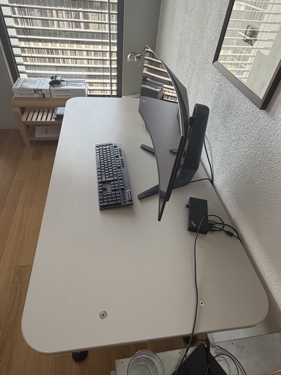 Bureaux: Vitra Bürotisch – D'occasion à Bern par Jer__59 2