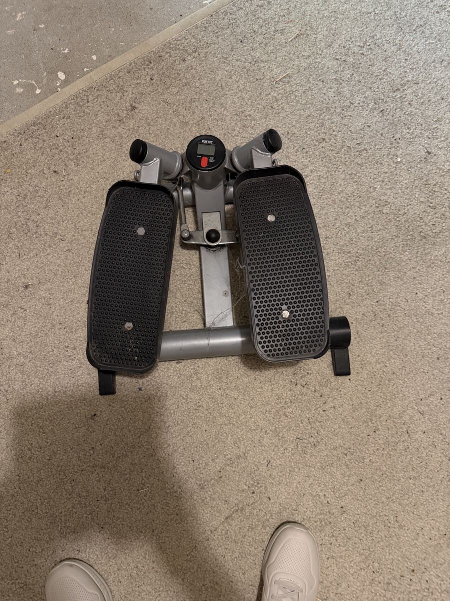 Hometrainer: Stepper Run Tec mit Trainingscomputer – Usato da Graben venduto da Desjiix3