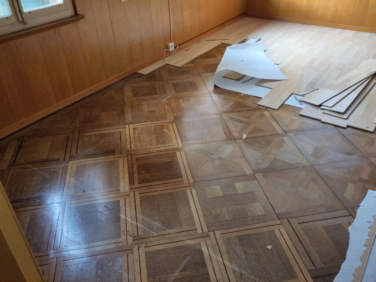 Articoli in legno: Historischer Berner Parkettboden – Usato da Richigen venduto da Joggo