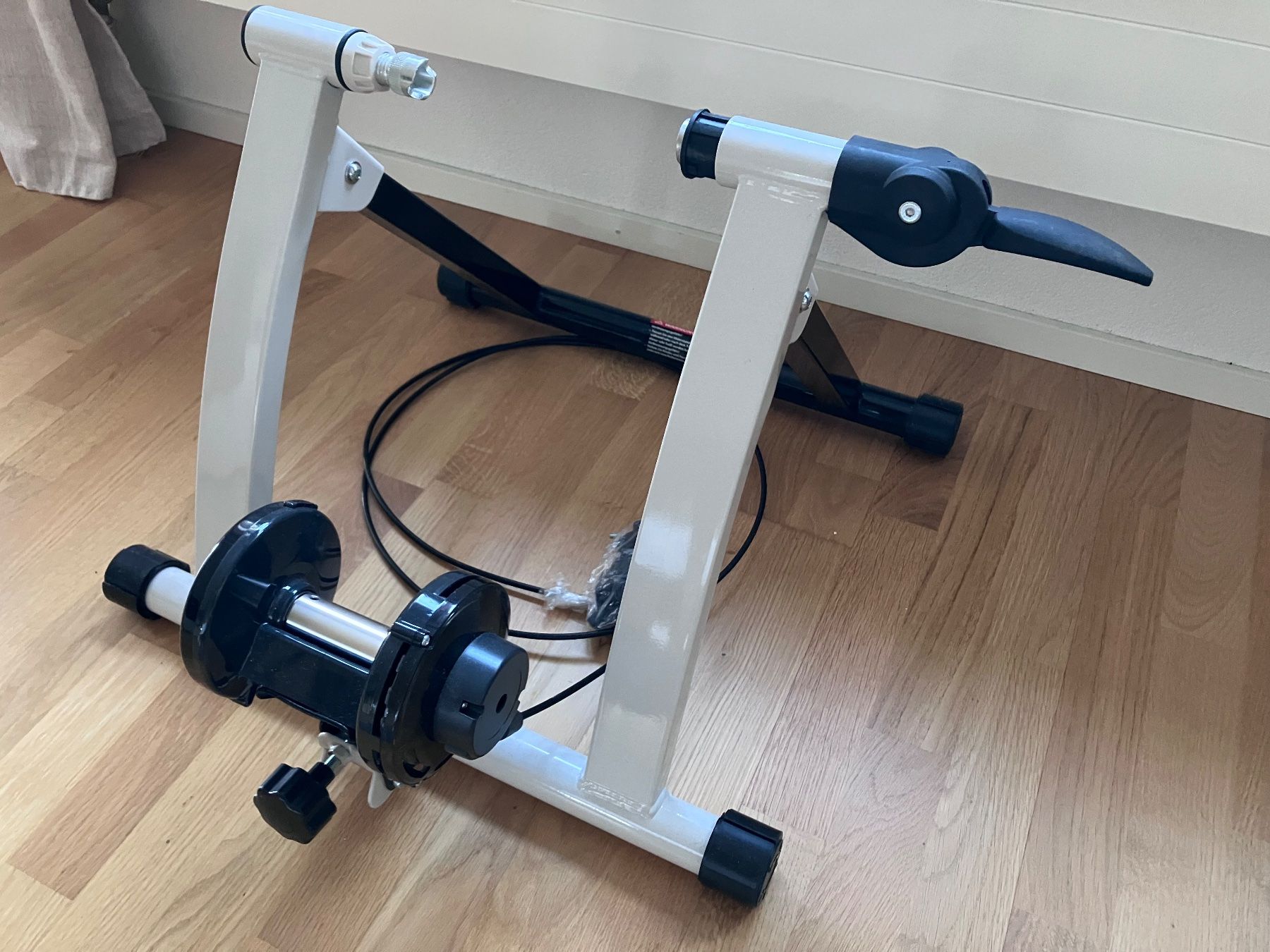 Hometrainer: Rollentrainer Neu – Neu (gemäss Beschreibung) aus Abtwil SG von k0n_xp9v 1